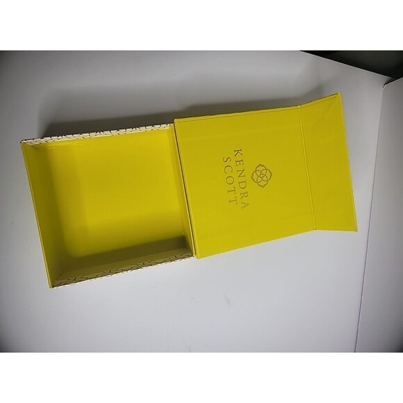 Kendra Scott Empty Box Jewelry Yellow Gold Present Gift Birthday Christmas - Picture 5 of 7